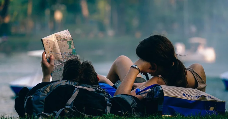 Site pour trouver des gens avec qui voyager : ce qui marche vraiment